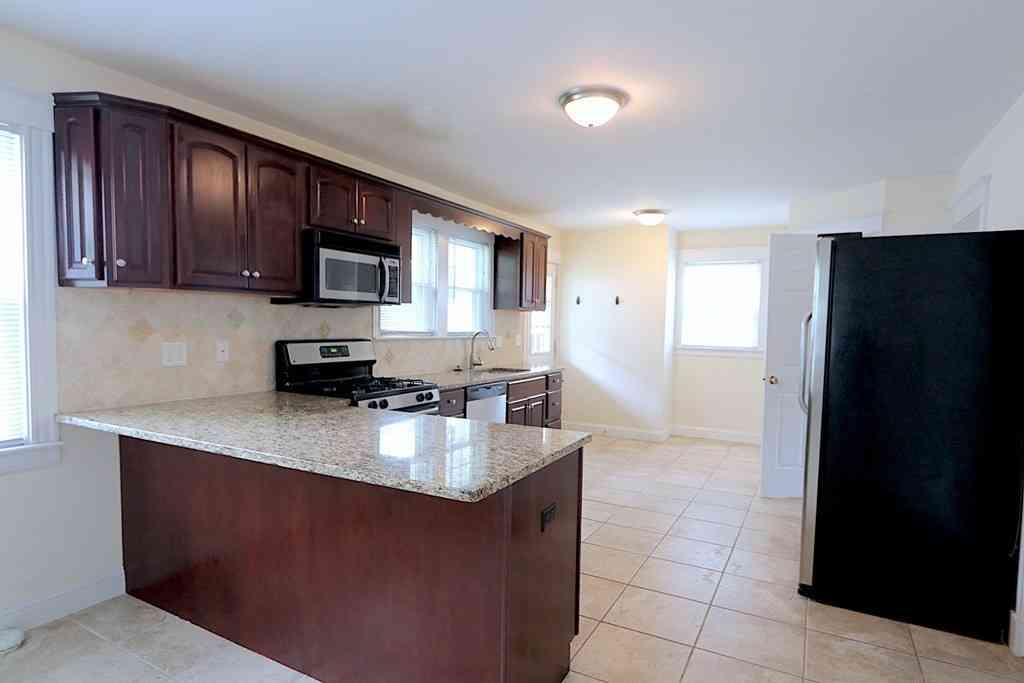 Apartment For Rent - 84 Withington Road #-<br/> Newton, MA 02460