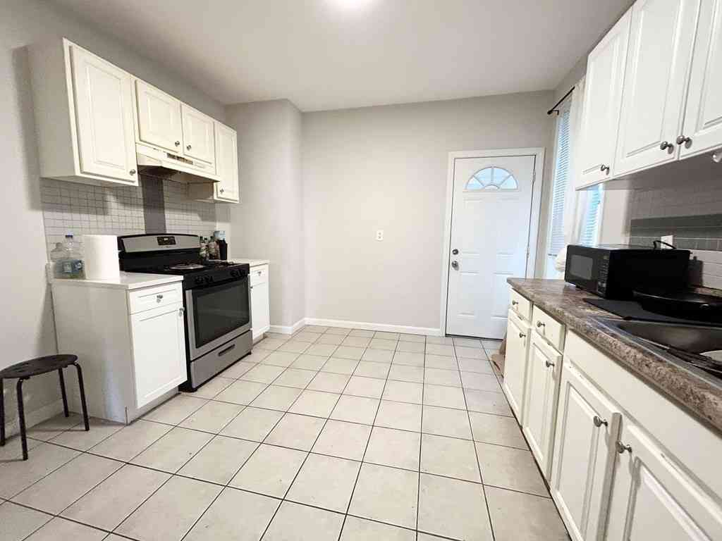 Apartment For Rent - 9 Mount Pleasant #1<br/> Boston, MA 02119