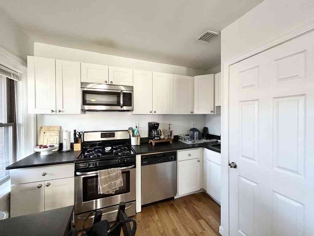 Condo For Rent - 914 Dorchester Ave #2<br/> Boston, MA 02125