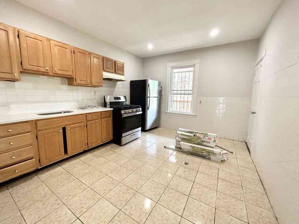 Apartment For Rent - 22 Humphreys #1<br/> Boston, MA 02125