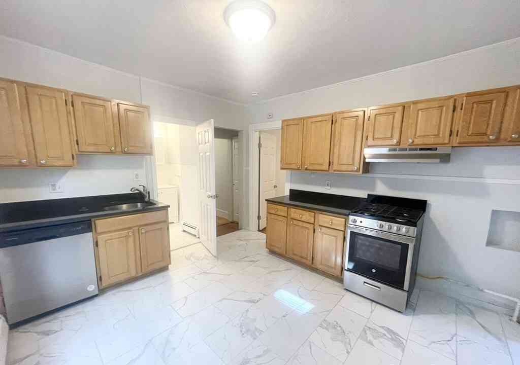 Condo For Rent - 22 Howell Street #3<br/> Boston, MA 02125