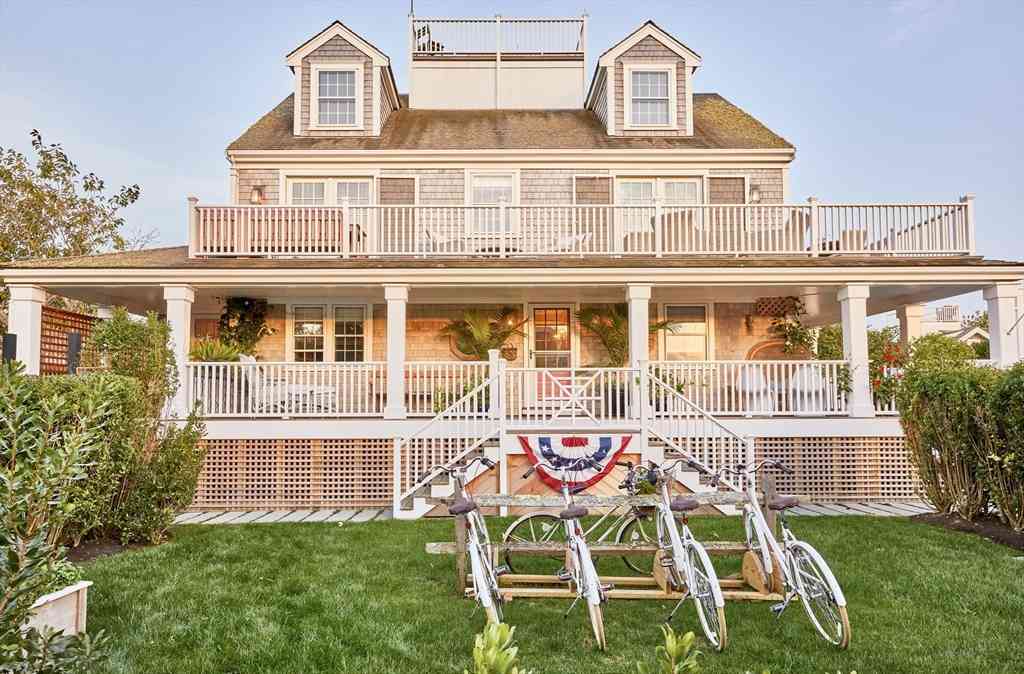 Homes For Rent - 66 Hulbert Avenue<br/> Nantucket, MA 02554