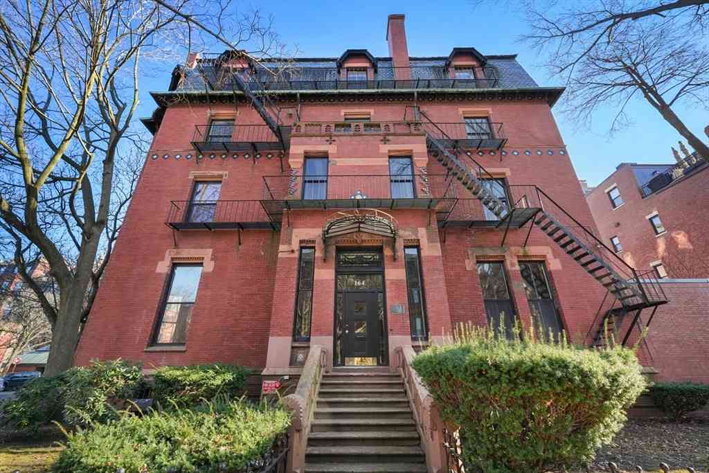 Multifamily For Rent - 164 Marlborough St<br/> Boston, MA 02116