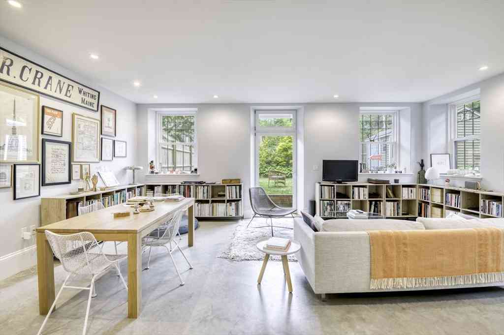 Apartment For Rent - 67 Sparks #1<br/> Cambridge, MA 02138