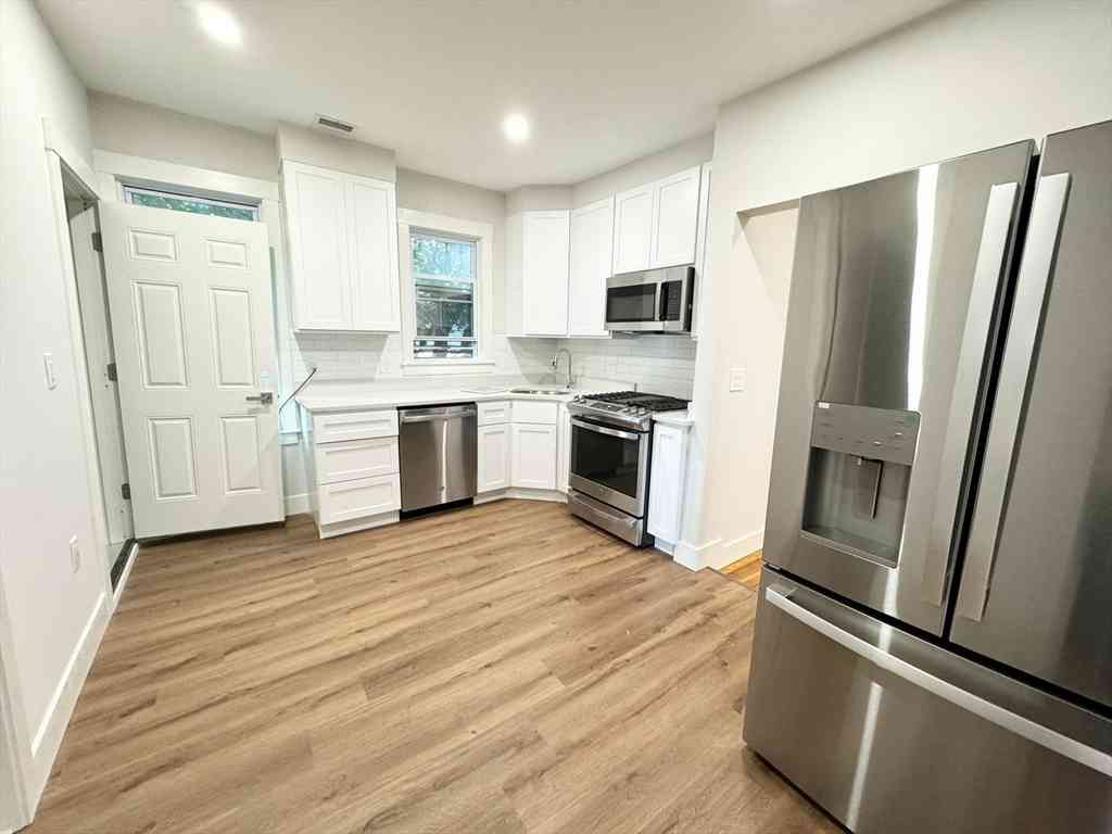 Condo For Rent - 147 East Cottage #2<br/> Boston, MA 02125