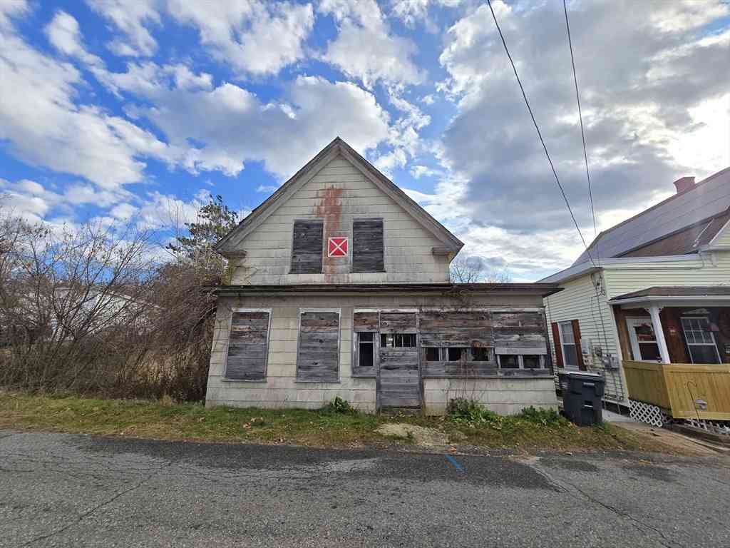 Homes For Sale - 73 Fern St<br/> Worcester County, Athol, MA 01331