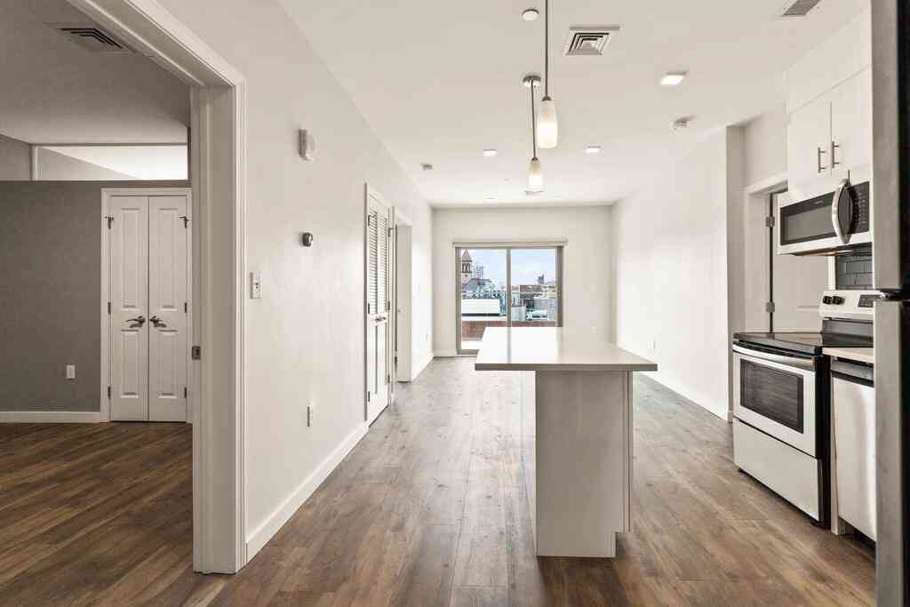 Condo For Rent - 10 Essex St #205<br/> Cambridge, MA 02139