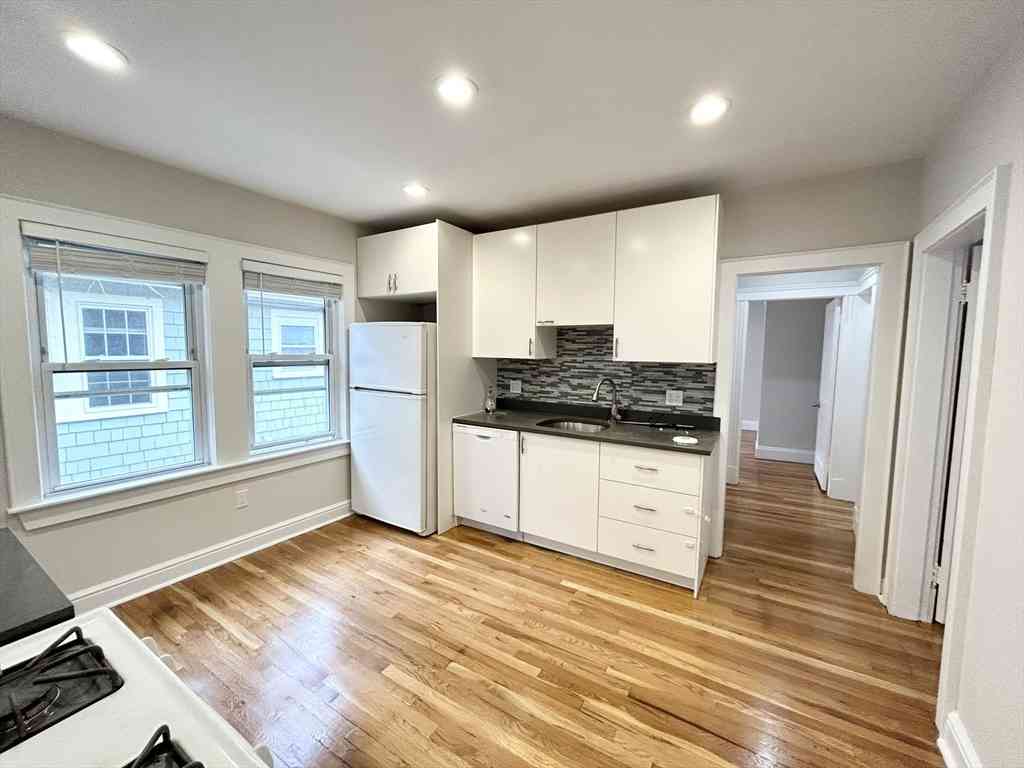 Apartment For Rent - 120 Hillside Street #2<br/> Boston, MA 02120