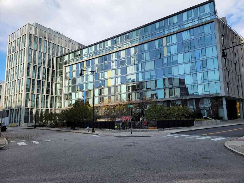 Condo For Rent - 2 Earhart #319<br/> Cambridge, MA 02141