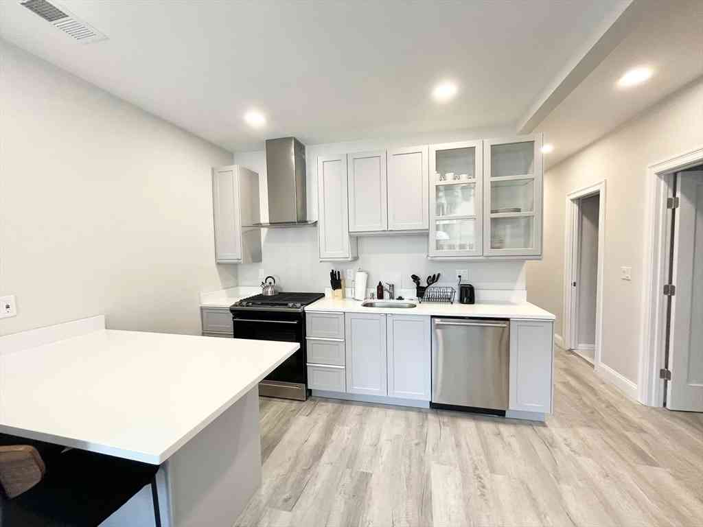 Condo For Rent - 23 Newport St #2<br/> Boston, MA 02125