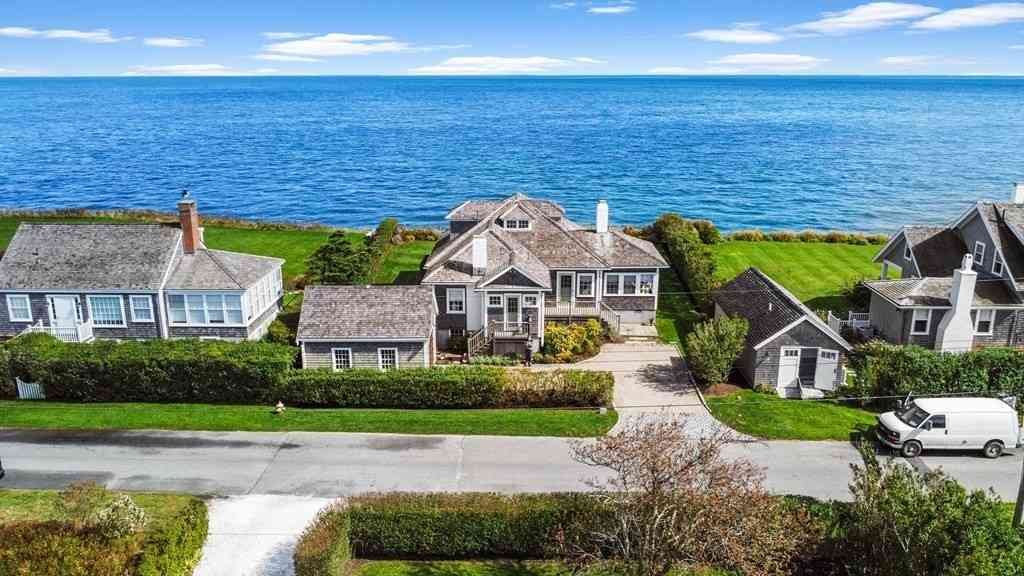 Homes For Rent - 75 Baxter Road<br/> Nantucket, MA 02564