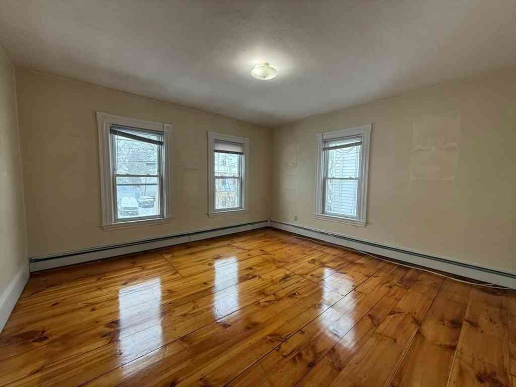 Apartment For Rent - 198 Chestnut #2<br/> Marlborough, MA 01752