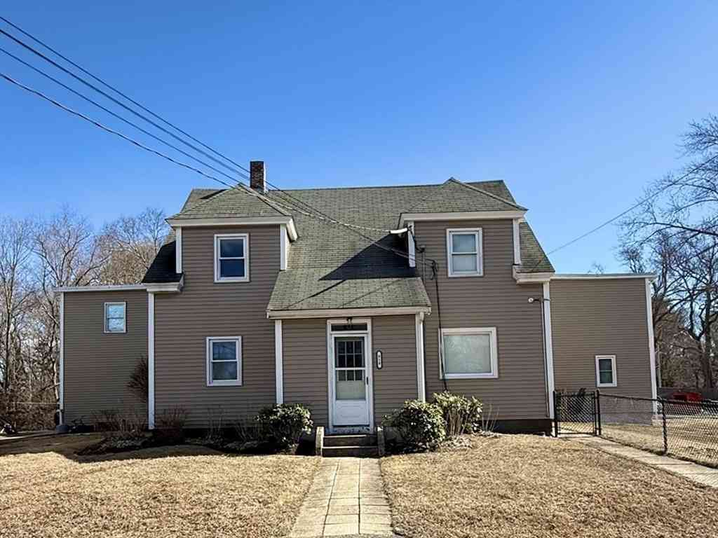 Multifamily For Rent - 818 Bedford St<br/> East Bridgewater, MA 02333