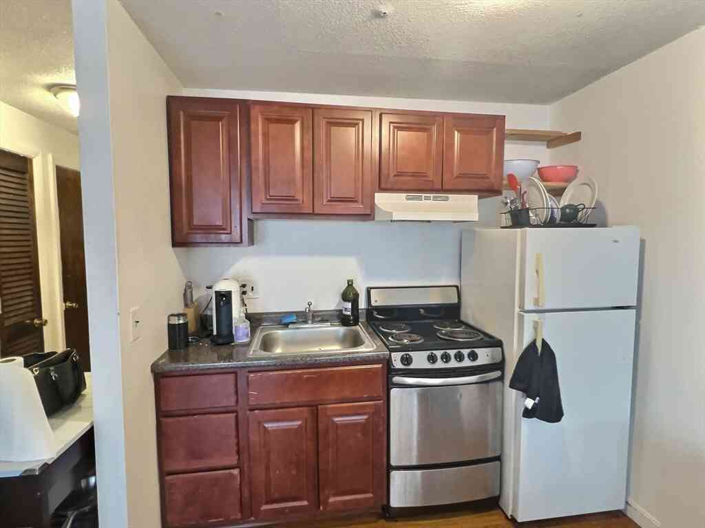 Apartment For Rent - 1039 Commonwealth Ave #25<br/> Boston, MA 02215