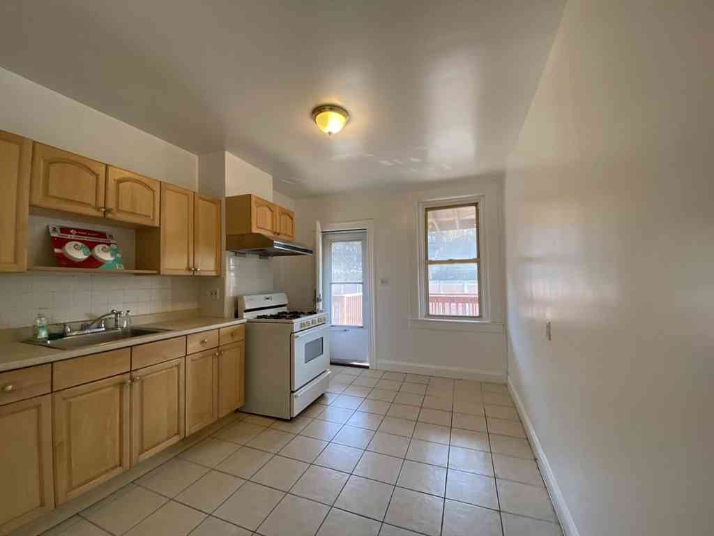 Apartment For Rent - 884 Huntington Ave #3<br/> Boston, MA 02115
