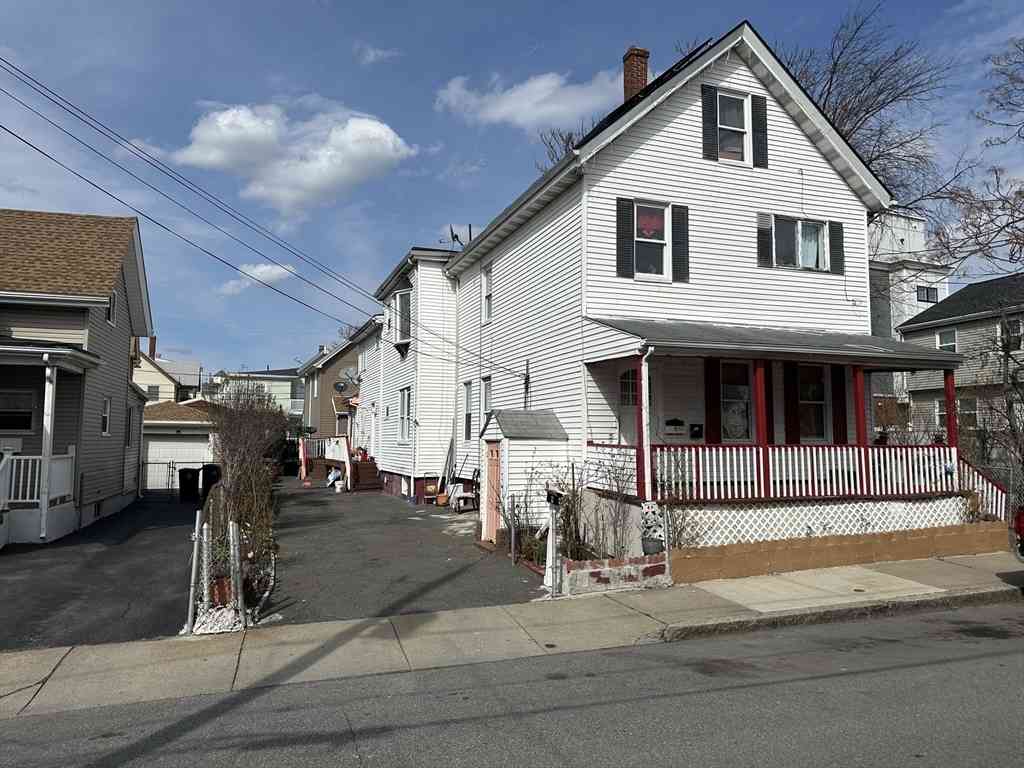 Multifamily For Rent - 9 Carter St<br/> Everett, MA 02149