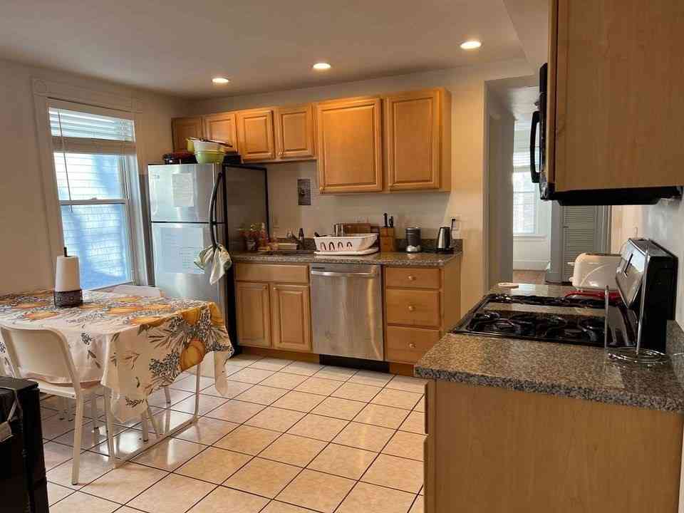 Condo For Rent - 29 Brackett St #20<br/> Boston, MA 02135