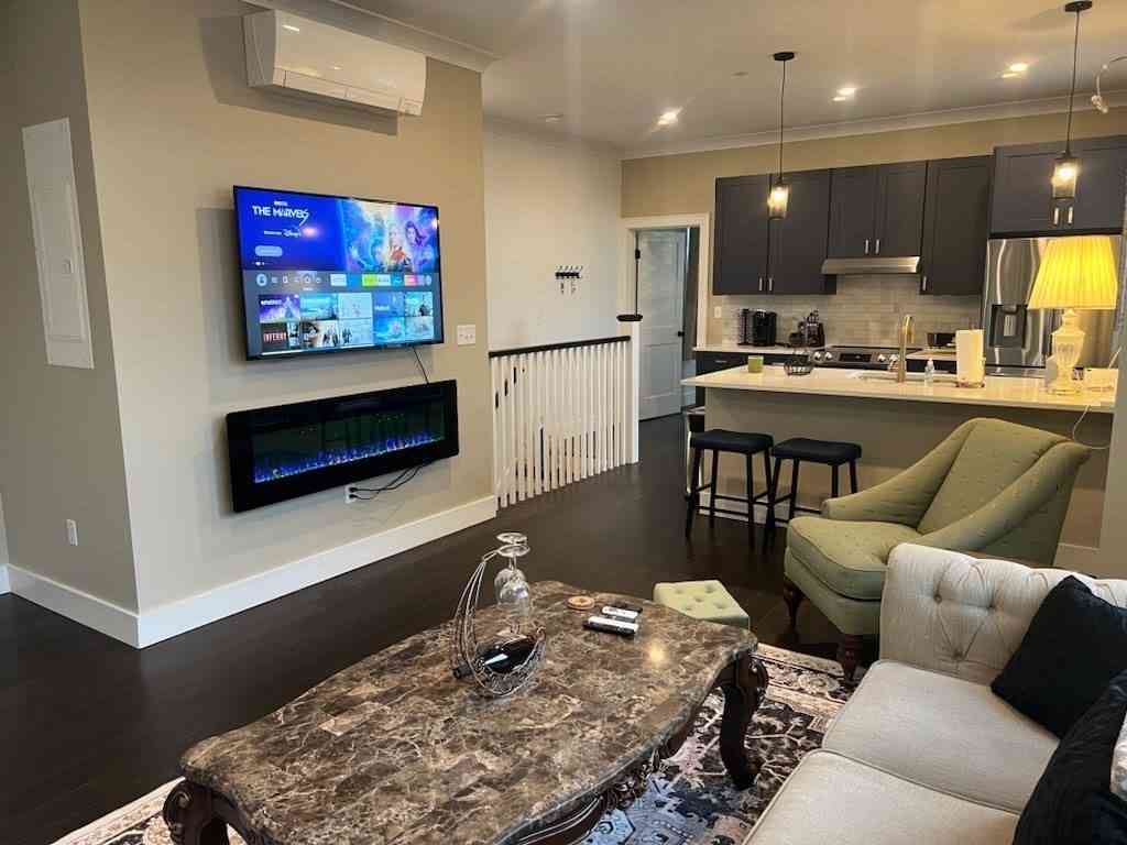 Condo For Rent - 19 Suffolk St. #3<br/> Chelsea, MA 02150