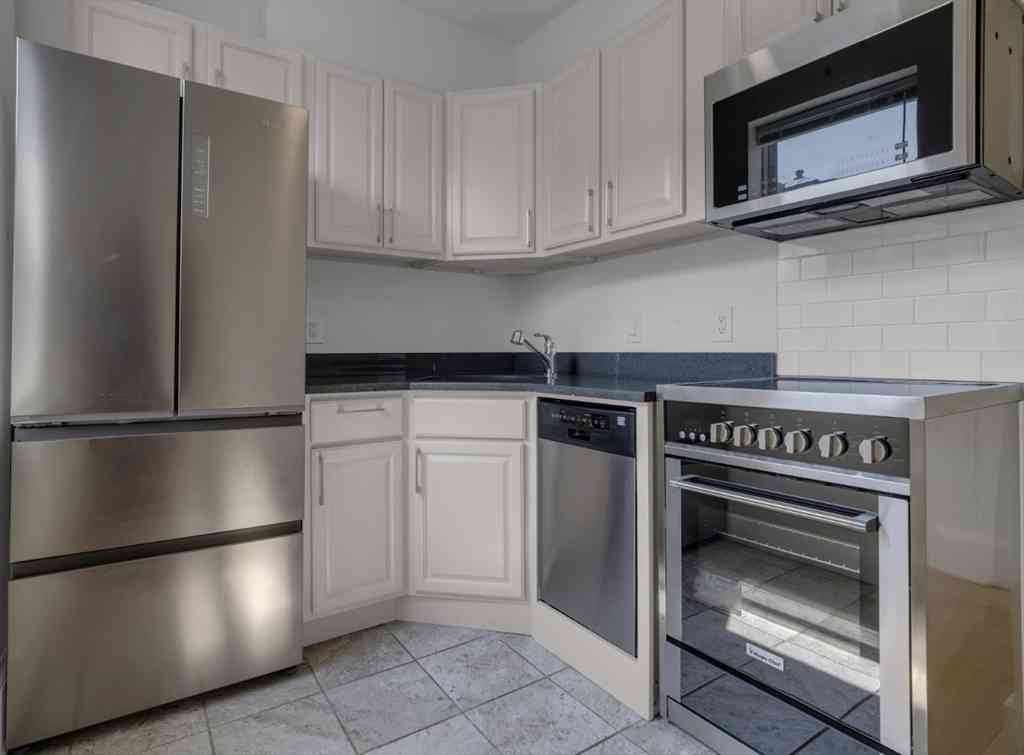 Apartment For Rent - 1082 Commonwealth Ave #304<br/> Boston, MA 02215