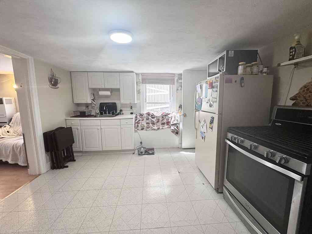 Apartment For Rent - 18 Webster #2<br/> Newton, MA 02465