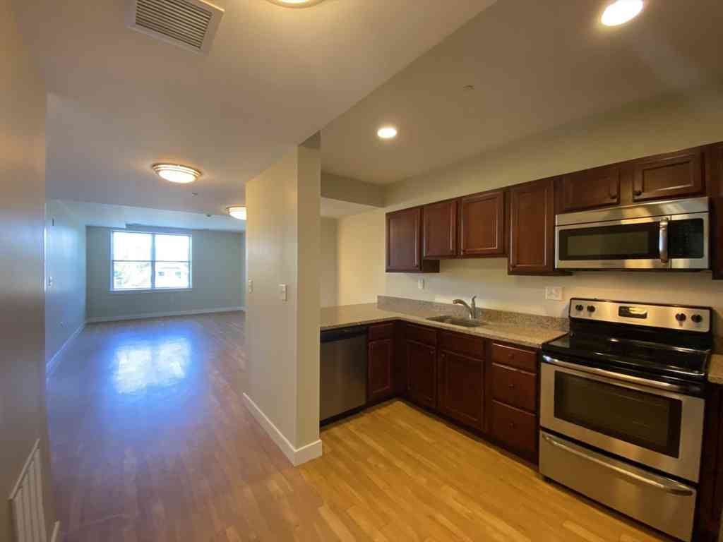 Apartment For Rent - 20 Pond Street #303<br/> Braintree, MA 02184