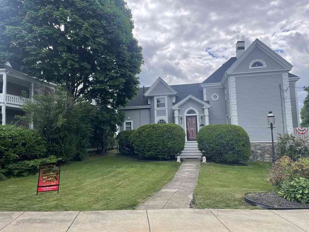 Apartment For Rent - 69 Rockland #2<br/> Swampscott, MA 01907