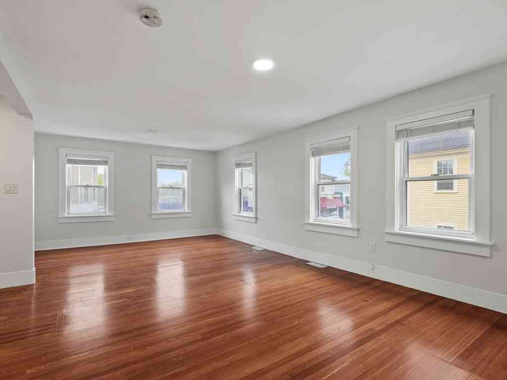 Apartment For Rent - 17 Bradford Street #1<br/> Concord, MA 01742