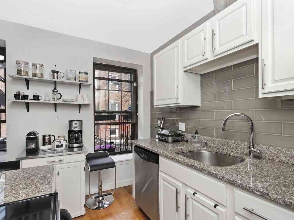 Condo For Rent - 15 Medford Street #1<br/> Chelsea, MA 02150