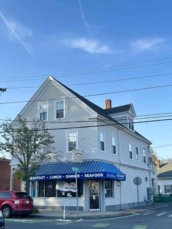 Multifamily For Rent - 112 North St<br/> Salem, MA 01970