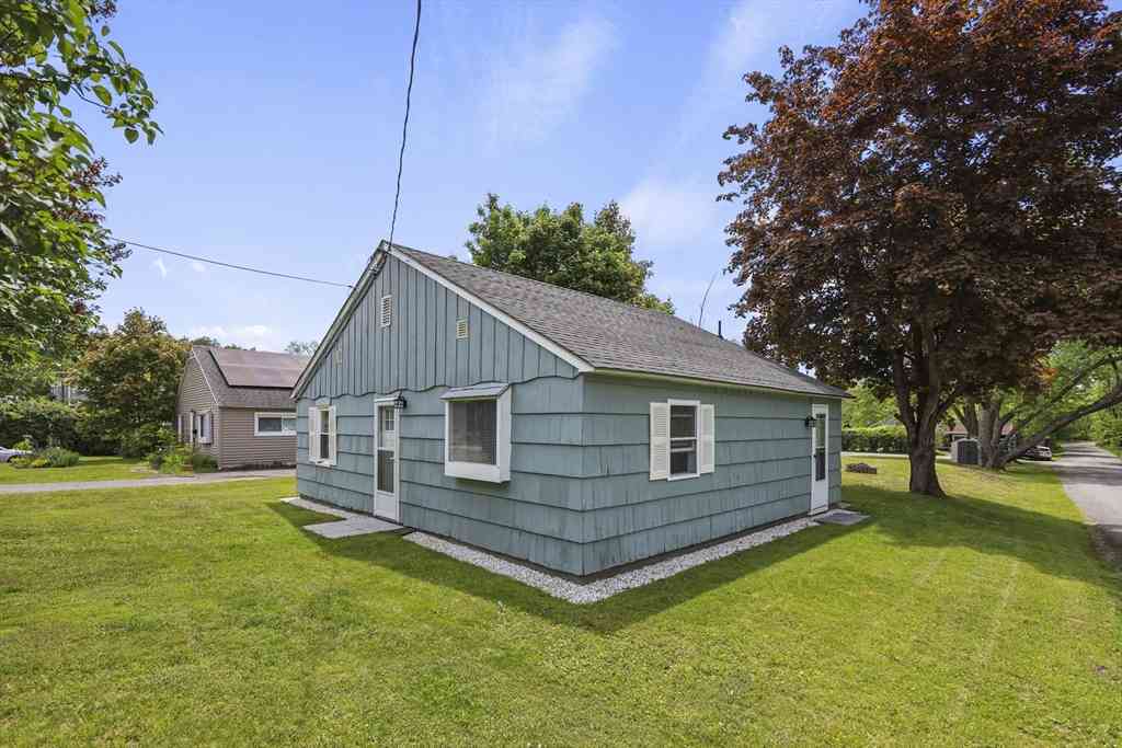 Homes For Sale - 19 Bridge St<br/> Lanesborough, MA 01237