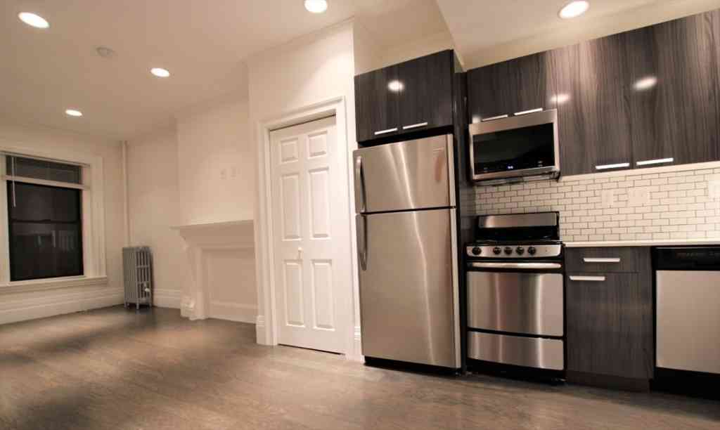 Apartment For Rent - 270 Newbury St #6<br/> Boston, MA 02116