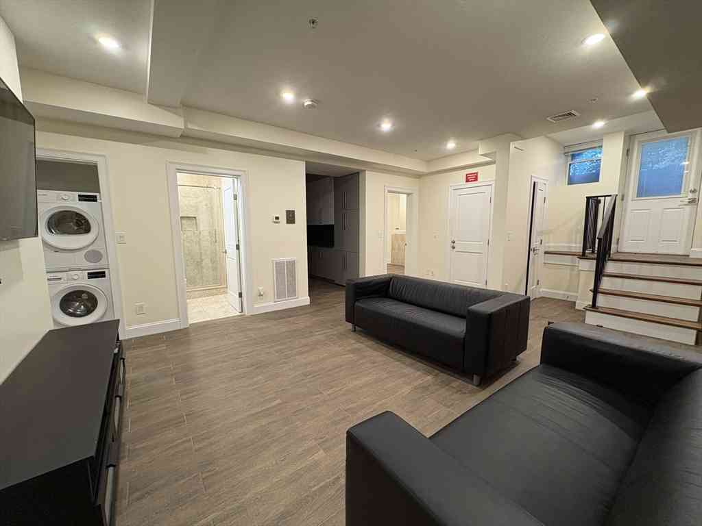 Apartment For Rent - 1616 Beacon St #1<br/> Brookline, MA 02446