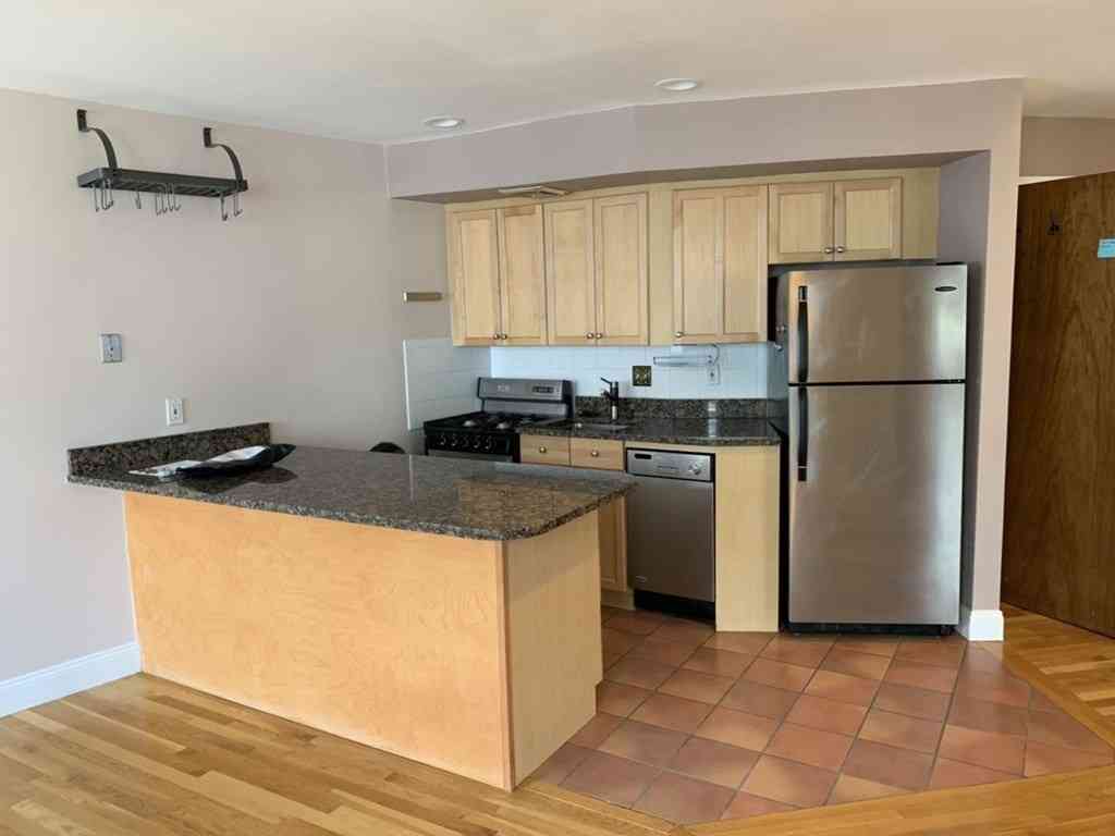 Apartment For Rent - 516 Green St #2A<br/> Cambridge, MA 02139