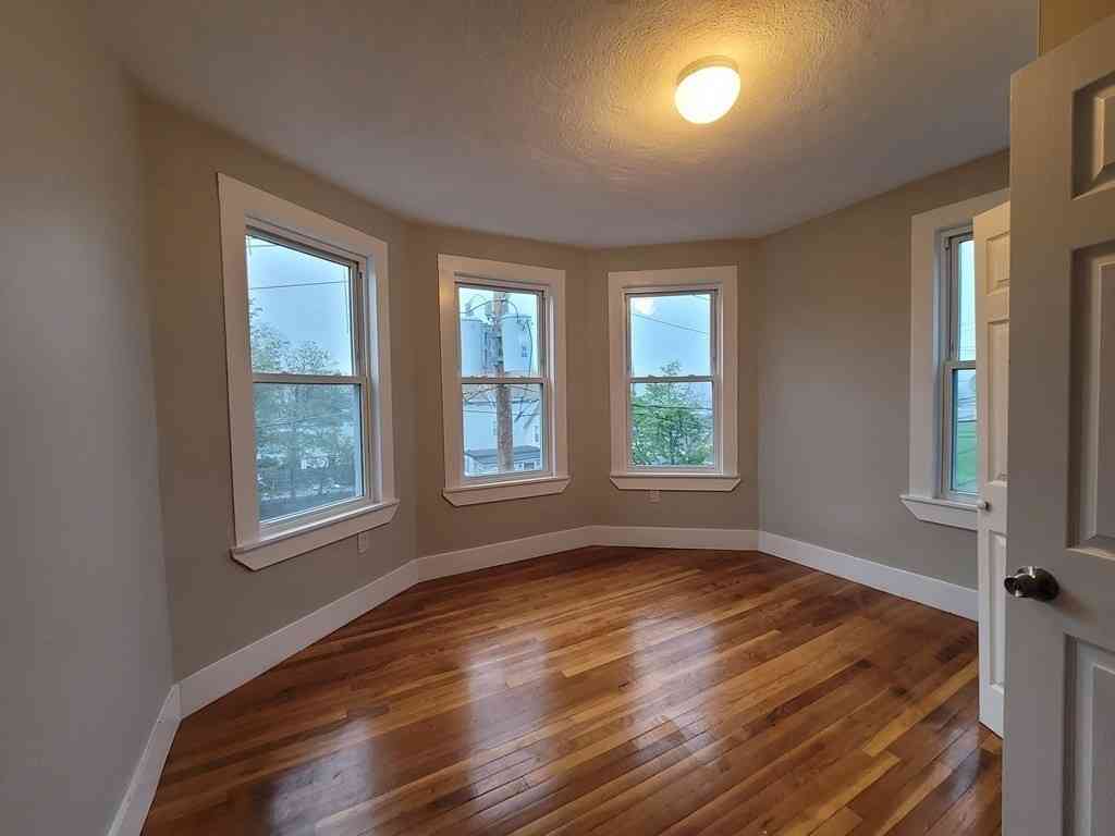 Apartment For Rent - 8 Woodman #3<br/> Lynn, MA 01905