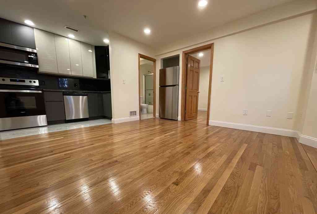 Apartment For Rent - 1801 Beacon St #1<br/> Brookline, MA 02445