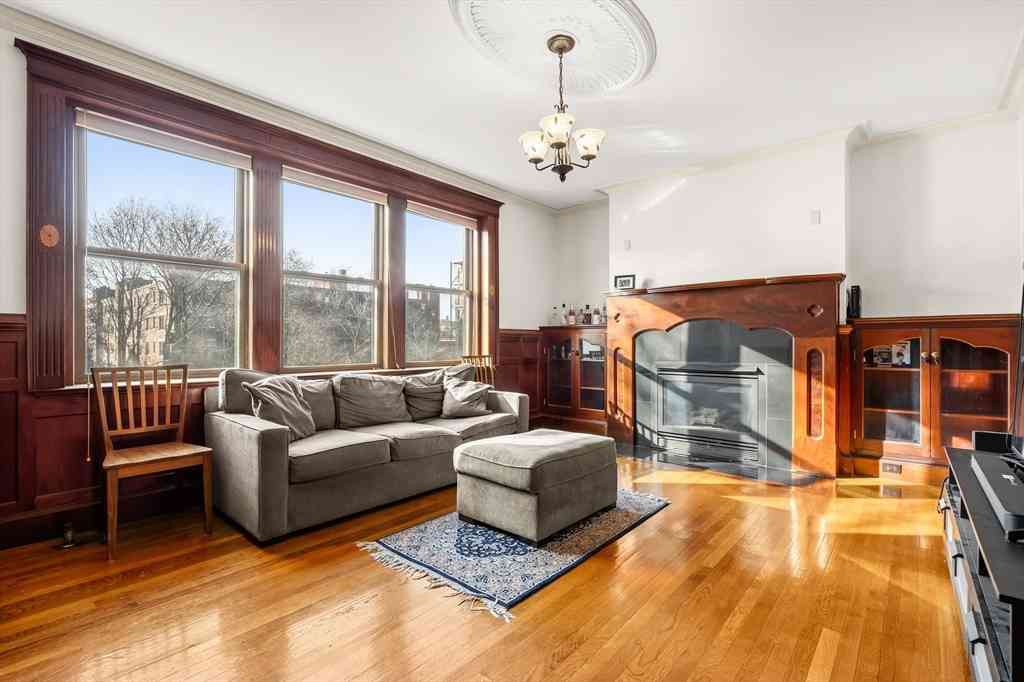 Condo For Rent - 25 Stearns Road #4<br/> Brookline, MA 02446