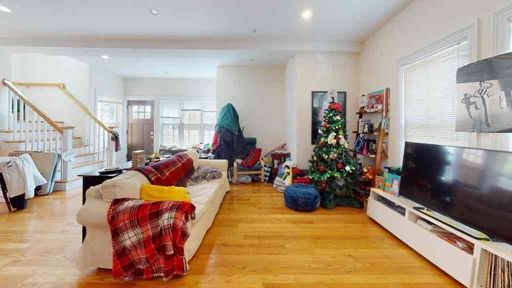 Condo For Rent - 23 Porter Street #3<br/> Somerville, MA 02143