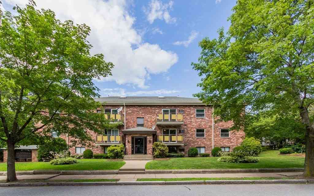 Apartment For Rent - 43 Burnham St #C1<br/> Belmont, MA 02478