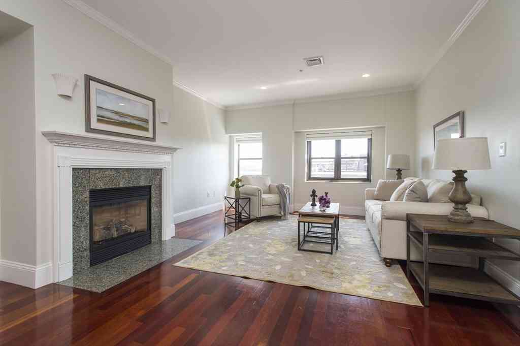 Condo For Rent - 440 Commercial Street #603<br/> Boston, MA 02109