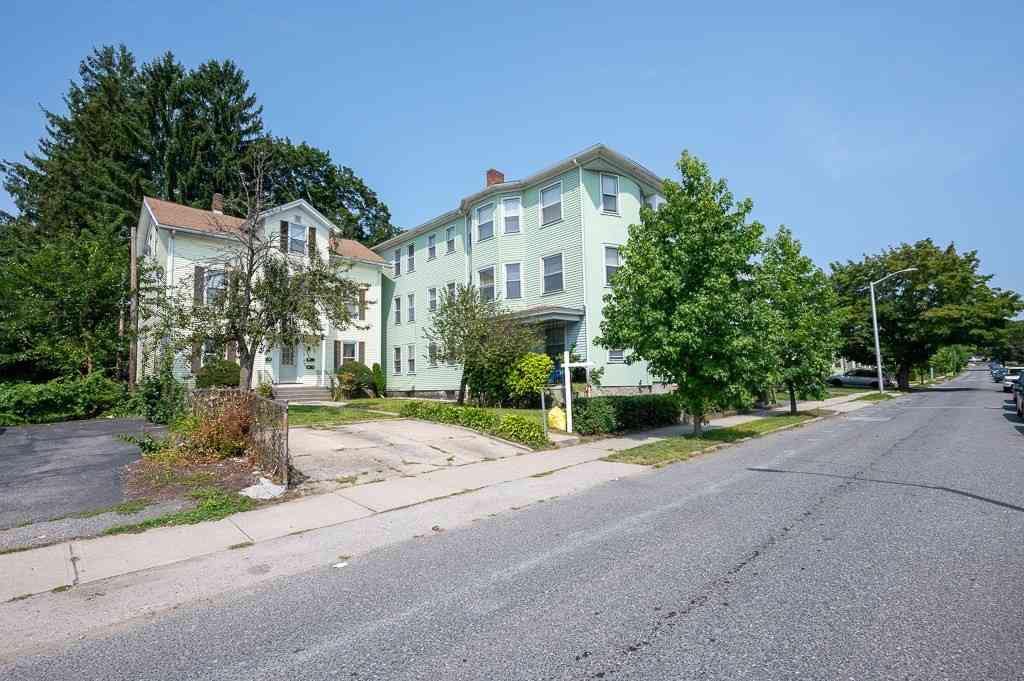 Multifamily For Rent - 9-11 Dover St<br/> Worcester, MA 01609