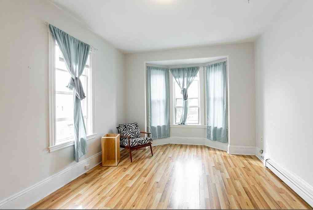 Condo For Rent - 32 East Cottage St #2<br/> Boston, MA 02119
