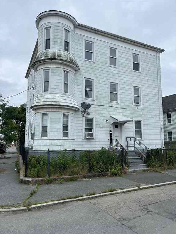 Apartment For Rent - 49 Division St #3<br/> New Bedford, MA 02744