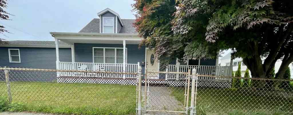 Homes For Rent - 871 King St<br/> Fall River, MA 02724