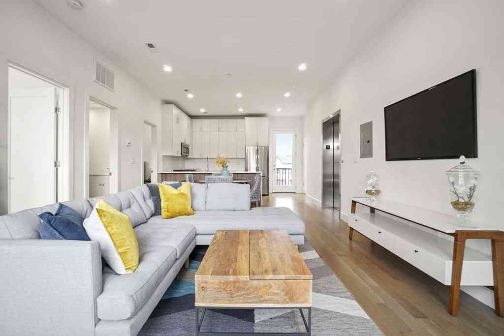 Condo For Rent - 7 Burroughs Street #3<br/> Boston, MA 02130