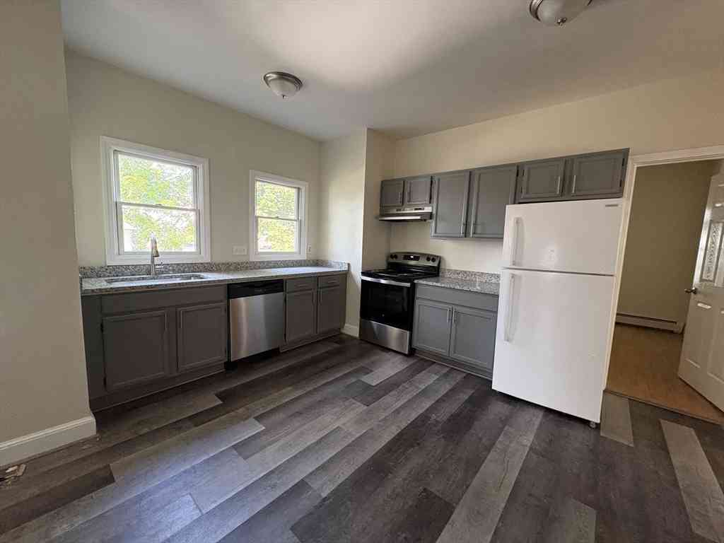 Apartment For Rent - 15 Oakes Ave #1<br/> Southbridge, MA 01550