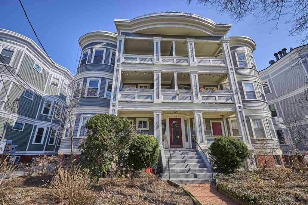 Condo For Rent - 118 Trowbridge St #6<br/> Cambridge, MA 02138