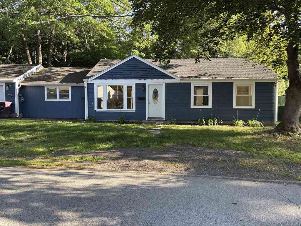Homes For Rent - 215 Jaffrey St #1<br/> Weymouth, MA 02188