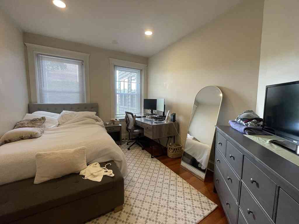 Apartment For Rent - 191 Winthrop Rd #2<br/> Brookline, MA 02445