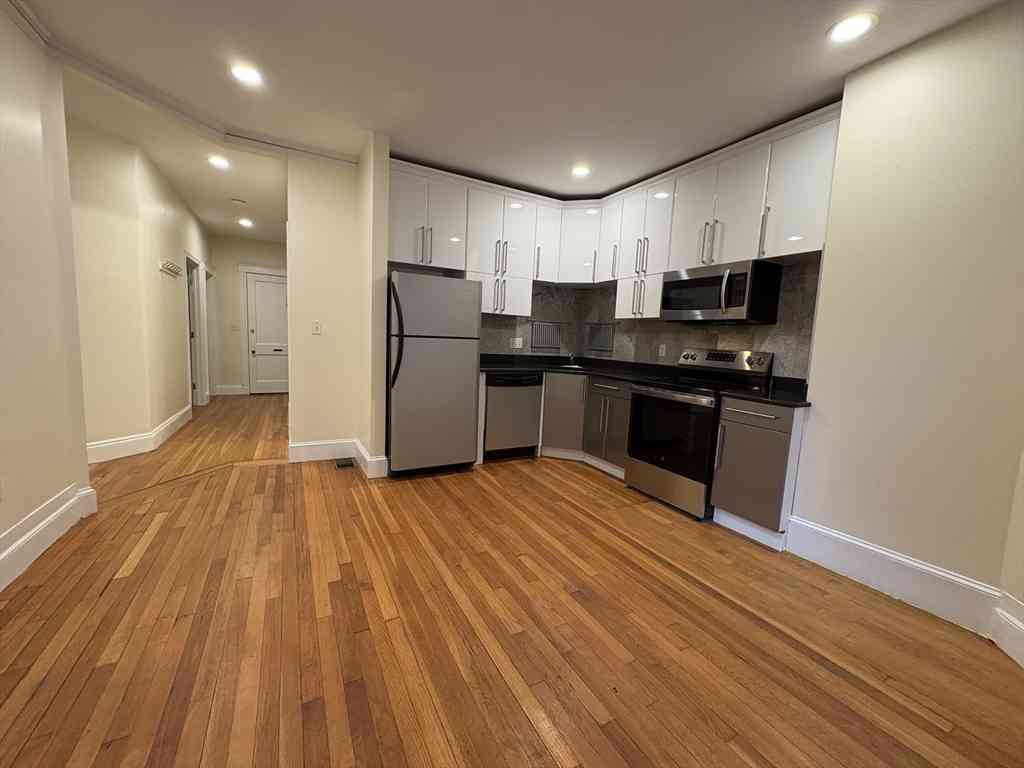 Apartment For Rent - 191 Winthrop Rd #1<br/> Brookline, MA 02445