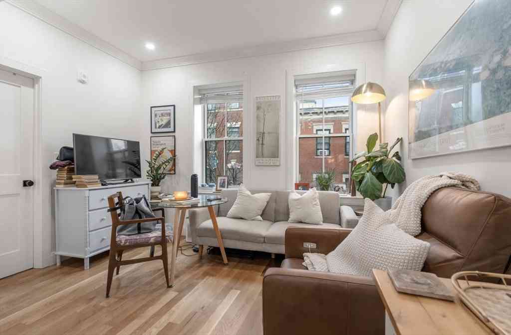 Apartment For Rent - 18 Grove Street #4<br/> Boston, MA 02114